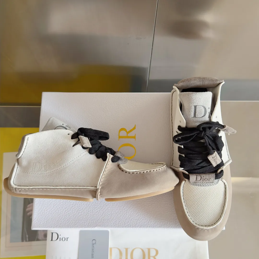 Men's shoes 💰680 Top version: Dior Roadie series catwalk couple style handmade casual sports shoes delivery counter exquisite packaging 🛍📦 ▪️Material: original custom imported first-layer cowhide ▪️Inner lining: original custom leather lining ▪️Sole: original molded anti-slip rubber material ▪️Sole thickness: 2CM ▪️Size: women's 35-40 / Men's 39-45